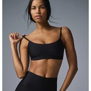 ALO Airlift intrigue adjustable strap medium support activewear sports bra L